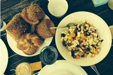 Gesundes frühstück mit Honig